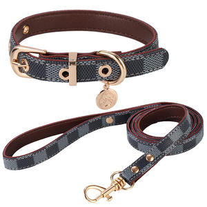 Conjunto de collar y correa de cuero ajustable de lujo para perros Patrón de estampado de diseñador de marca con decoración de remaches para cachorros y perros - Product Image 5