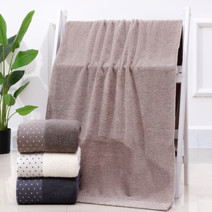 Asciugamano <span class=keywords><strong>da</strong></span> Bagno in Puro Cotone con Sezioni Manecchinate, Personalizzabile con il Logo Aziendale Ricamato. Presenta punti rotondi ed è morbido. - Product Image 6