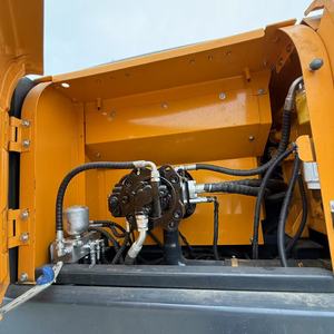 Excavatrice sur chenilles hydraulique Hyundai 305 LC-9T 2022 d'occasion, 30 tonnes, moteur diesel, boîte de vitesses, pompe, moteur, capacité de la benne de 1,34 m³ - Pas cher - Product Image 5