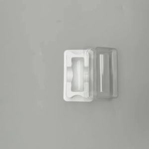 环保型矩形PET吸塑托盘包装，厚度为0.35毫米，可定制颜色和徽标，适用于3毫升药瓶 - Product Image 3