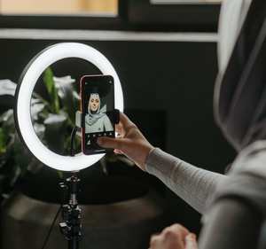 Lampe à maquillage TikTok de 10 pouces avec trépied, anneau lumineux circulaire pour selfie TikTok, anneau lumineux LED avec trépied - Product Image 5
