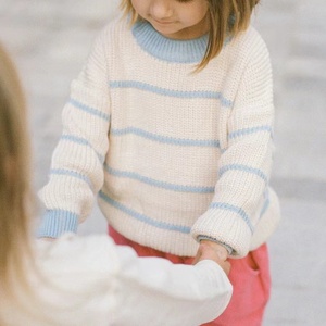 <span class=keywords><strong>Pull</strong></span> pour fille et <span class=keywords><strong>garçon</strong></span> <span class=keywords><strong>Pull</strong></span> à manches longues en coton rayé 100% coton col rond 2024 accepte les couleurs personnalisées - Product Image 1