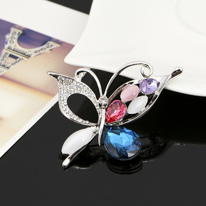 Beautiful Large Retro Eco-Friendly Wedding Gold Plated Alloy Fashion Diamond Rhinestone Butterfly Brooch for Women Plating Gift - Product Image 6
