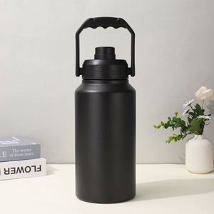 Bouteilles isothermes sous vide en acier inoxydable de 64 oz et 128 oz avec poignée et paille pour le sport - Product Image 1