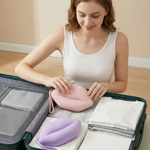 Fashion Lip Shape Silicone Makeup <strong>Bag</strong> Portable <strong>Travel</strong> Cosmetic <strong>Bag</strong> <strong>for</strong> <strong>Women</strong> Washable Zipper Closure Toiletry <strong>Bag</strong> - Product Image 5