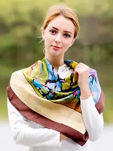 Petit foulard en soie sergé quantité minimale de commande impression 90x90 carré polyester hijabs foulards motif foulard en soie