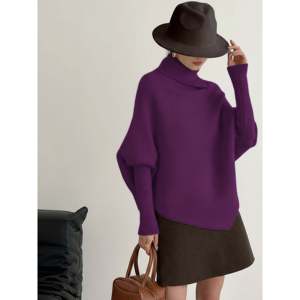 Suéter de cuello alto asimétrico con manga murciélago para mujer, morado, mezcla de lana, top de punto de manga larga, cuello alto, ajuste holgado - Product Image 1