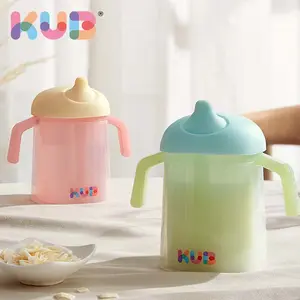 KUB 250ml बेबी ड्रिंकिंग बोतलें स्ट्रॉ कप पोर्टेबल रिमूवेबल एंटी लीक सिलिकॉन बेबी वॉटर मिल्क सिप्पी कप हैंडल के साथ