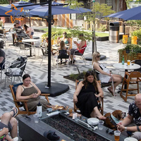 Mobilier moderne, terrasse, jardin, restaurant, table ronde en pierre pour café