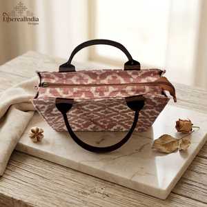 Sac fourre-tout pour ordinateur portable en tissu imprimé à la main avec bandoulière pour téléphone en rexine et doublure en coton, vente en gros, export Inde - Product Image 4