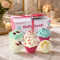 Bak Mandi Busa Spa Organik Buatan Tangan Vegan dengan Minyak Esensial, Bunga Mawar Kering, dan Aroma Cupcake Mewah