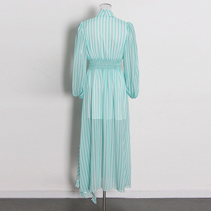 Elegante abito <span class=keywords><strong>blu</strong></span> <span class=keywords><strong>a</strong></span> <span class=keywords><strong>righe</strong></span> bianche Maxi abito da donna <span class=keywords><strong>a</strong></span> collo alto <span class=keywords><strong>a</strong></span> manica lunga con spacco <span class=keywords><strong>a</strong></span> volant trasparente estivo da festa in spiaggia - Product Image 4