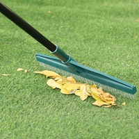 Manche télescopique Balai de gazon Brosse de nettoyage de gazon Gazon Râteau de tapis de jardin