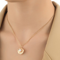 Collier d'été en perles d'imitation simples et élégantes en forme d'éventail en or 18 carats