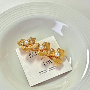 Nouvelle barrette à cheveux en métal avec fleur en perles argentées et dorées, accessoires pour filles - Product Image 3