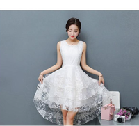 Robe de mariée grande taille en organza à fleurs et dentelle, coupe trapèze, longueur genou, blanche, sans manches, multi-couches, pour la plage
