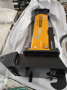 Marteau hydraulique Soosan SQ50 de type boîte pour la démolition et la construction, adapté aux excavatrices de 11 à 16 tonnes, pour le béton et la roche. - Product Image 3