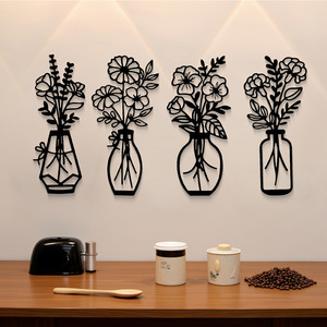 Jarrón de Pared Vertical de Metal con Diseño Art Deco para Sala de Estar, Fondo Dorado y Negro, Juego de 4 Piezas - Product Image 1