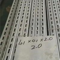 Support photovoltaïque réglable durable pour panneaux solaires Résistant à la corrosion Installation facile Tailles personnalisées disponibles