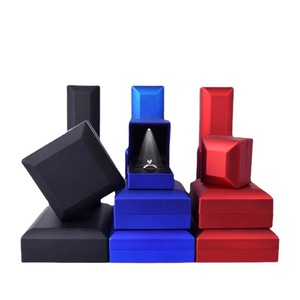 Scatola di gioielli con fornitura diretta di fabbrica ultima scatola di anello di fidanzamento nero con Logo personalizzato a Led - Product Image 6