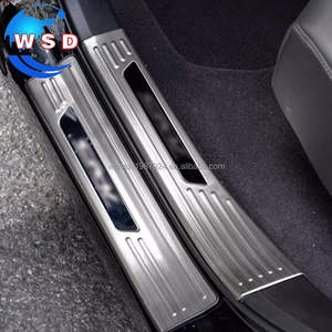 Set di 8 Protezioni Battitacco in Acciaio Inox Argento per <span class=keywords><strong>HONDA</strong></span> <span class=keywords><strong>CRV</strong></span> 2023, Strisce Protettive con Logo, Accessori Esterni per Auto - Product Image 4