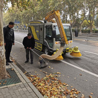 Camion de ramassage de feuilles Balayeuse à vide électrique Camion de ramassage de feuilles de balayeuse de parking à vendre