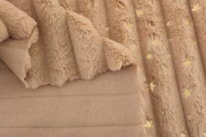 Reciclado al por mayor Jacquard bronceado 100% poliéster piel de conejo tela sintética R tela de felpa para el hogar manta bolsa de juguete - Product Image 5