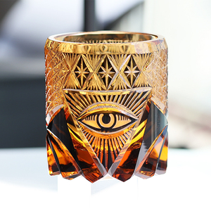 Verre à whisky de luxe en cristal Edo Kiriko, sans plomb, transparent, fait main, 220 ml, couleur ambre, pour bars et soirées - Product Image 1