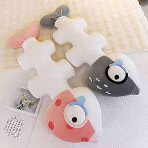 Nouvelle conception créative, oreiller en forme d'arête de poisson mignon, poupées amusantes, oreiller mignon, jouet en peluche, cadeau de la Saint-Valentin, cadeau d'anniversaire pour filles et garçons - Product Image 1