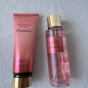 ชุดน้ำหอมและโลชั่นกลิ่นดอกไม้โรแมนติก วิคตอเรีย ซีเคร็ท น้ำหอมแท้สำหรับผู้หญิง ขายส่ง - Product Image 2