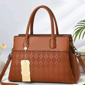 Compagnon élégant pour tous les jours, sac à main pour femme en cuir véritable à 100 %, conçu pour accompagner les agendas bien remplies avec une qualité durable - Product Image 3