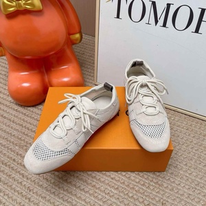 Baskets plates rétro respirantes en maille de style designer de haute qualité pour femmes, chaussures de marche décontractées quotidiennes pour dames - Product Image 2