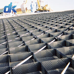 Géocell en polyéthylène haute densité (HDPE) à alvéoles en <span class=keywords><strong>nid</strong></span> <span class=keywords><strong>d</strong></span>'<span class=keywords><strong>abeille</strong></span> de 200 mm de hauteur, haute résistance, pour la stabilisation des sols et la protection des pentes - Product Image 6