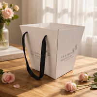 Boîtes en carton trapézoïdales réutilisables avec logo de marque pour mariage, emballage cadeau écologique en matériaux recyclés avec gaufrage à chaud