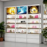 Vitrine Murale Publicitaire Lumineuse pour Cosmétiques Personnalisés – Meuble de Présentation Haut de Gamme pour Boutiques