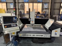 Machine de gravure CNC pour panneaux de signalisation d'hôtel, plaques signalétiques métalliques, plaques décoratives, plaques en laiton, 3 axes, NC Studio, moteur à roulement