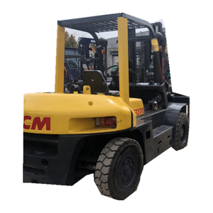 <b>Used</b> Komatsu 7 Tonne Diesel Forklift FD70 4WD Solid Tire Rough Terrain for Sale - Product Image 1
