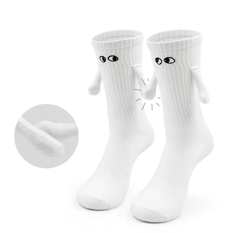Calcetines cortos para hombre y mujer, a la moda, divertidos, magnéticos, en blanco y negro, con ojos de dibujos animados, para parejas, calcetines de diseño para niñas