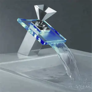 Waschbecken Wasserhahn LED-Licht 3 Farben Ändern Wasserfall Glas auslauf Heiß Kaltwasser mischer Farbe Wasserfall Badewanne Preis