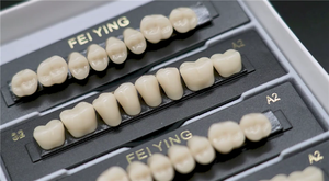 Materiali di consumo dentali in resina protesi <span class=keywords><strong>Composite</strong></span> denti acrilici ammaccatura per restauri dentali completi e parziali - Product Image 5