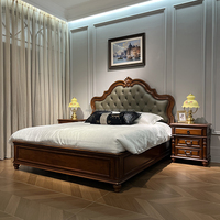 Lit king-size convertible en bois massif sculpté à la main, avec tête de lit capitonnée en cuir, style américain vintage, cadre de lit de luxe