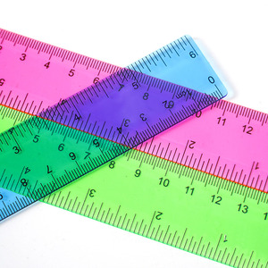 <span class=keywords><strong>Regla</strong></span> recta multicolor de plástico de 15 <span class=keywords><strong>cm</strong></span> para uso escolar o de oficina - Product Image 3