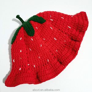 Chapeau Bob Tricoté Fait Main en Gros avec Décorations d'Accessoires Capillaires, Chapeau au <span class=keywords><strong>Crochet</strong></span> Fraise Rouge Brodé - Product Image 5