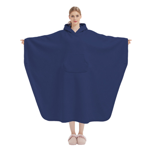 Fabrieksgemaakte draagbare rode fleece-deken met twee lagen, unisex oversized losse lange cape, gewogen capuchon, sherpa, voor volwassenen - Product Image 6