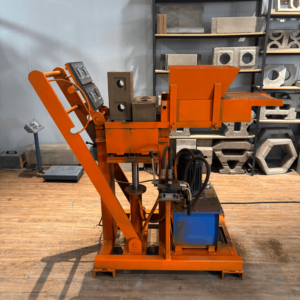 Machine à briques d'argile hydraulique haute pression, équipement automatique de moulage de briques de terre pour la fabrication de briques en argile <span class=keywords><strong>rouge</strong></span> et de briques de boue - Product Image 2