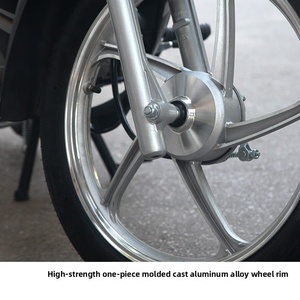 Scooters de Combustible con Chasis Curvo para Hombres y Mujeres, Nuevos, Estándar Nacional, Velocidad Máxima >50 km/h, Disponibles en Negro, Azul y Borgoña - Product Image 4