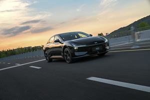 Nouvelle voiture électrique <span class=keywords><strong>Xpeng</strong></span> <span class=keywords><strong>P5</strong></span> noire, 4 roues motrices, haute performance, autonomie de 601 à 700 km, moteur de 160 kW, en vente - Product Image 2