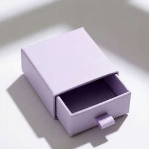 Boîte cadeau cosmétique personnalisée en carton biodégradable, fabriquée à la main, avec insert, pour emballage de cosmétiques - Product Image 1
