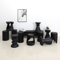 Moderner Massivholz-Eckhocker, karbonisiert schwarz, seidig glänzend, Schuhwechselhocker, Heimdekor, geschnitzt, für Außenbereich, Schlafzimmer, Villa, Wohnzimmer