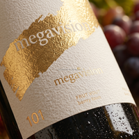 Étiquettes de vin personnalisées imprimées avec du papier texturé spécial, estampage à chaud en feuille d'or, logo en relief, autocollants pour bouteilles